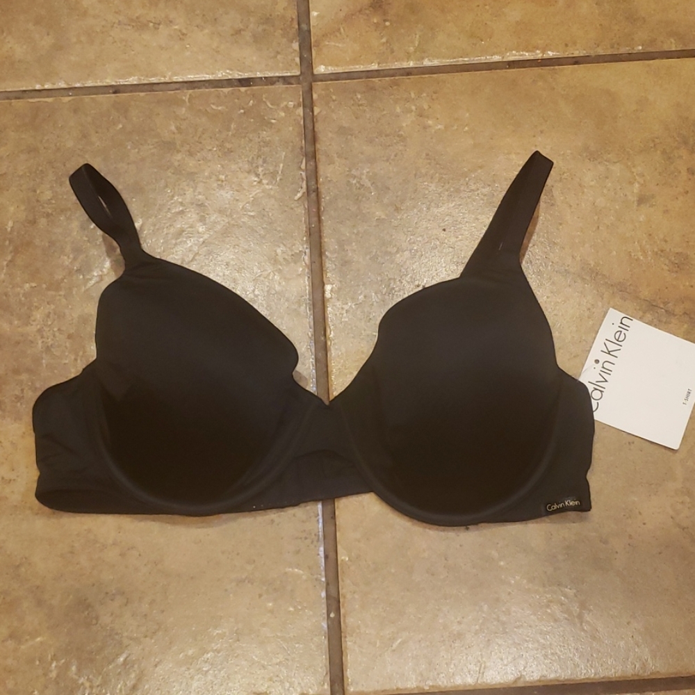 Calvin Klein Black T shirt Bra Size 38B New